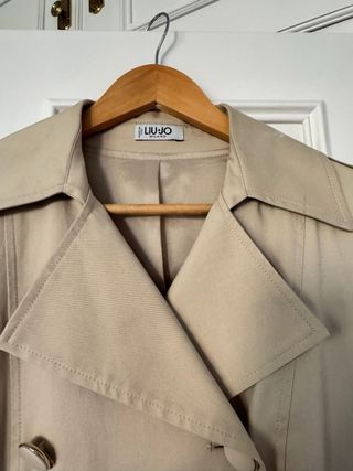 Gabardina beige en muy buen estado