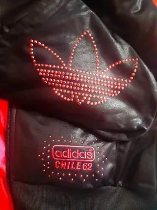 M Chaqueta Adidas Chile 62 Negra y Rosa/Fucsia 