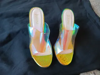 Tacones transparentes JEEINI multicolor ,poco uso 