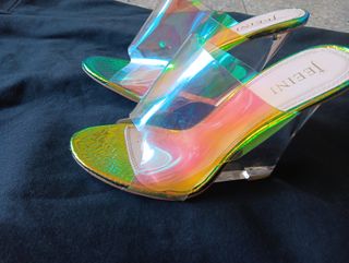Tacones transparentes JEEINI multicolor ,poco uso 