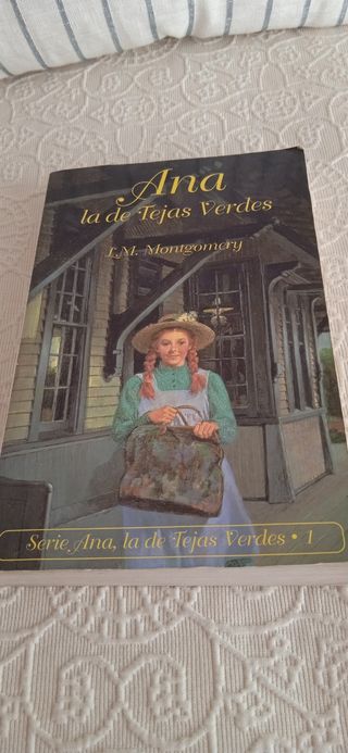 Ana, la de tejas verdes