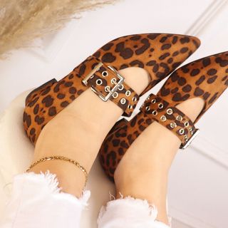 Zapatos planos leopardo con hebilla