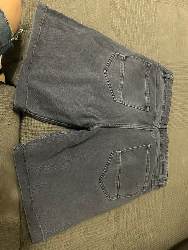 Pantalones cortos grises hombre