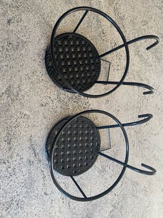 Porta vasi in metallo nero