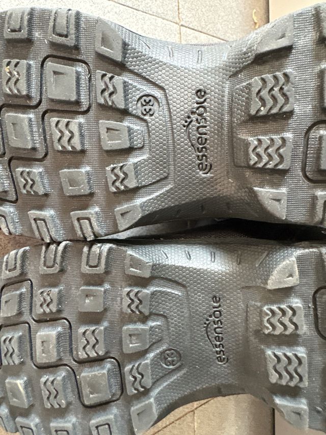 Botas de nieve niño negras  talla 33 también 34