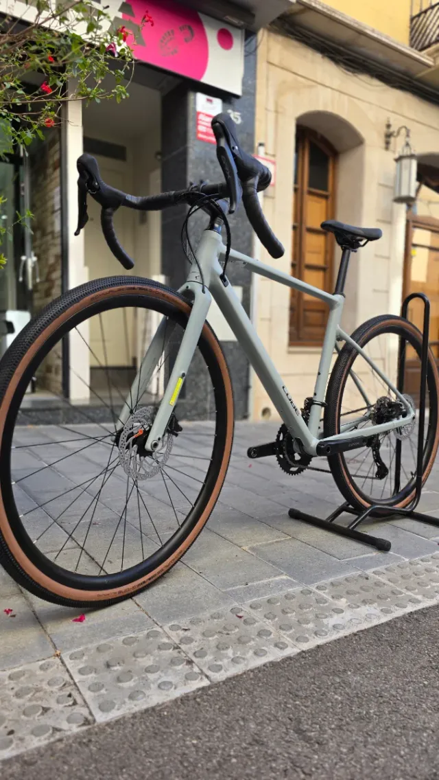 OFERTA! CUBE NUROAD RACE GRAVEL NUEVA 2025 TALLA S