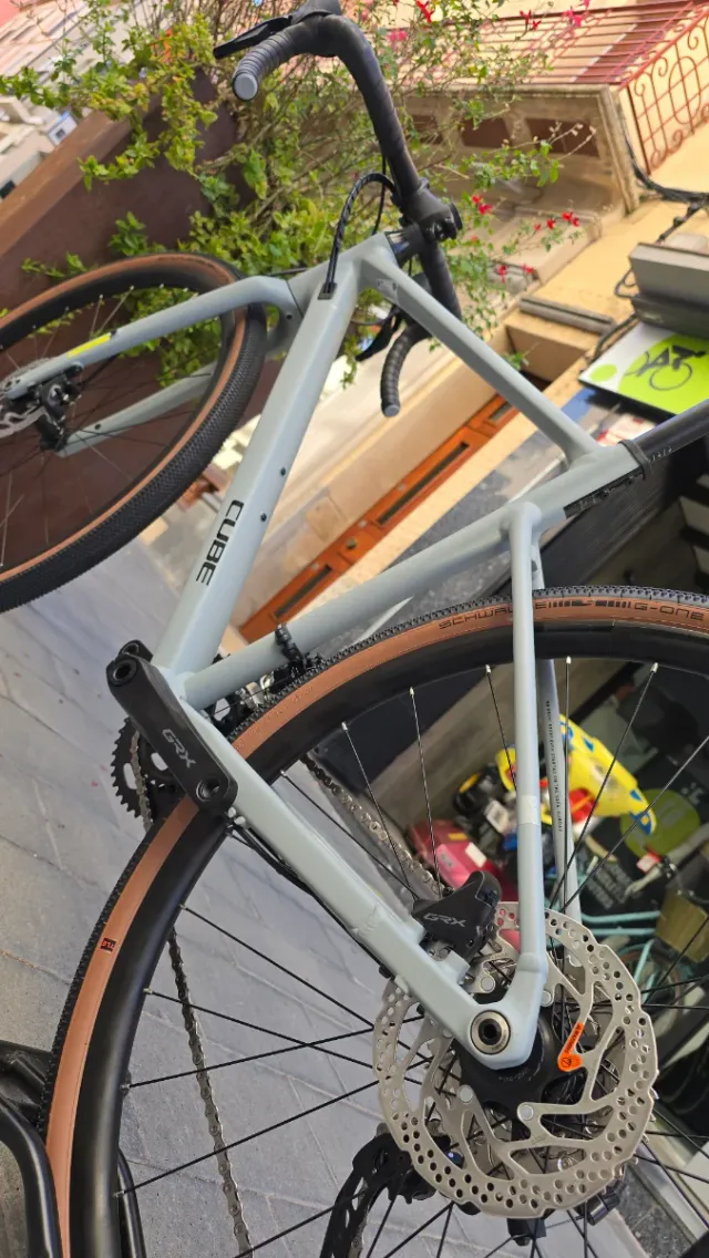 OFERTA! CUBE NUROAD RACE GRAVEL NUEVA 2025 TALLA S