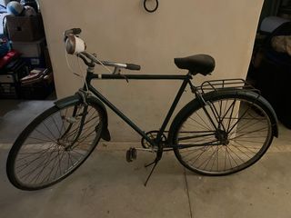 Bicicleta antigua verde