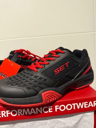 Zapatillas SET pádel negras y rojas