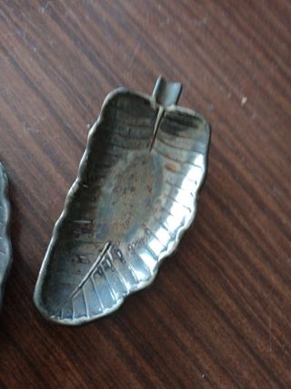 2 Ceniceros Metálicos Forma Hoja de Alpaca