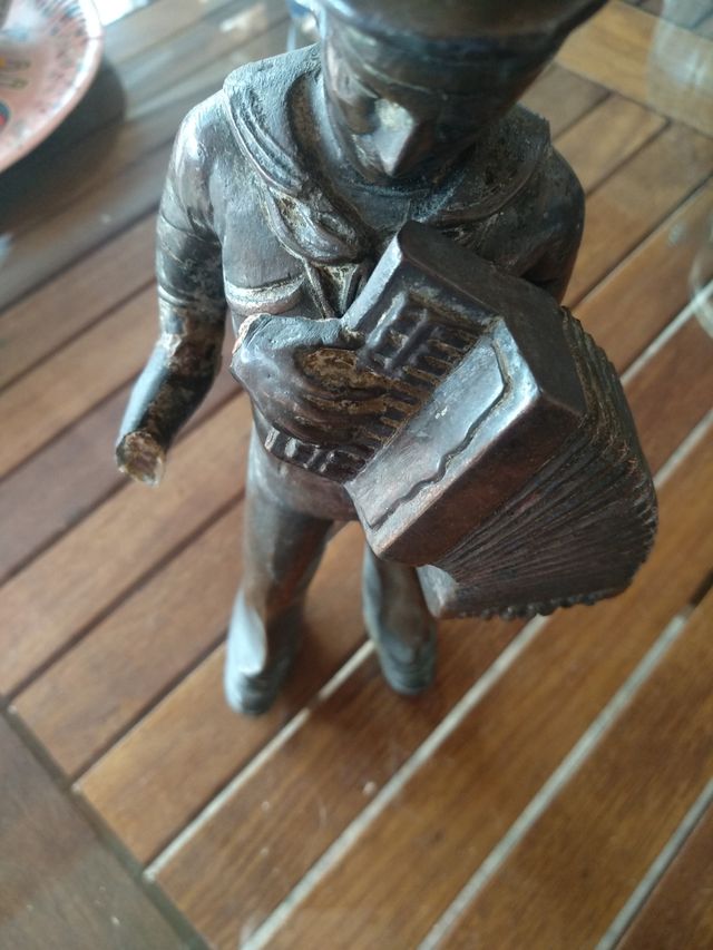 Figura escultura de marinero metal, más de 2 kilos