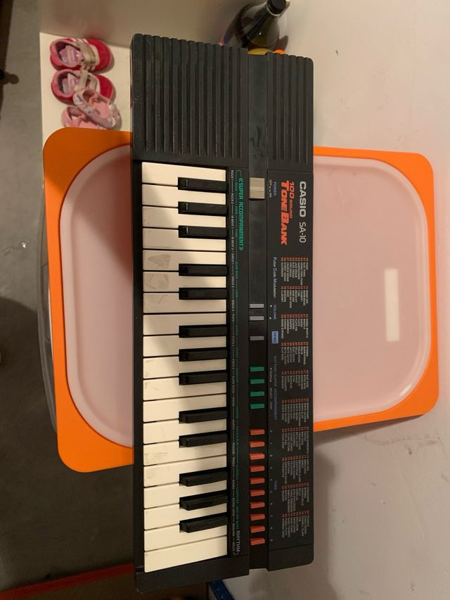 Piano Casio SA-10