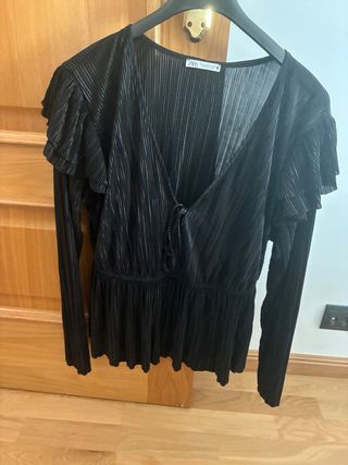 Blusa Zara Negra Volantes