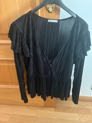 Blusa Zara Negra Volantes