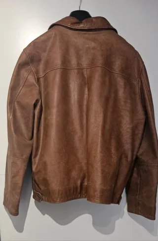 Chaqueta de piel marrón