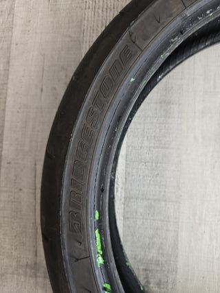 Neumático 120/70/ZR17 USADO
BRIDGESTONE 