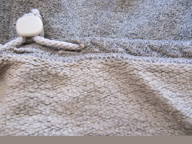 Sudadera Think Pink Gris Talla M