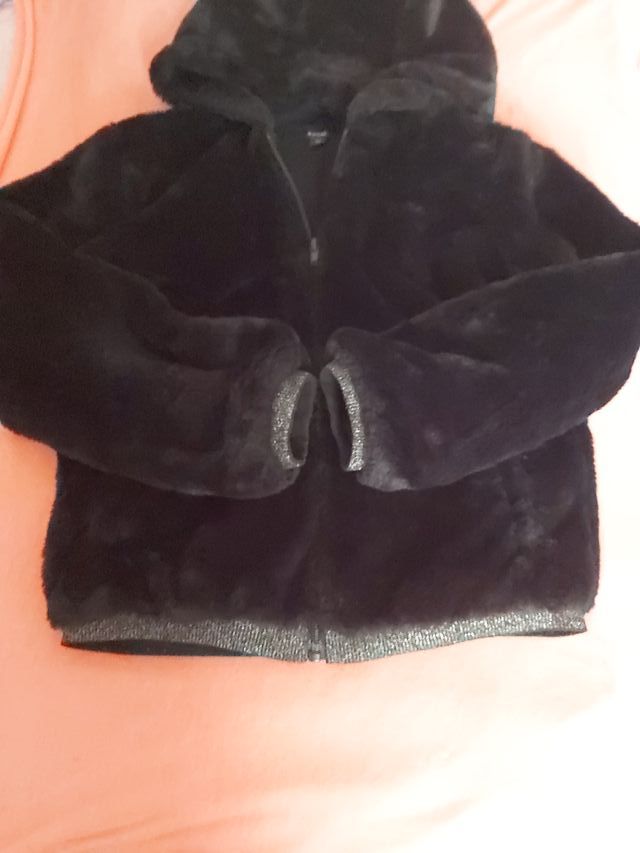 Abrigo corto pelo niña..para 10 años...KIABI