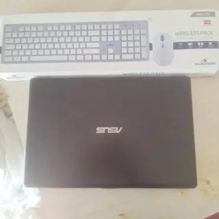 Portátil Asus + Teclado y Ratón Inalámbricos