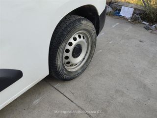 Renting - CITROEN BERLINGO Talla M BlueHDi