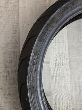 Neumático 110/70ZR17 USADO
MICHELIN 