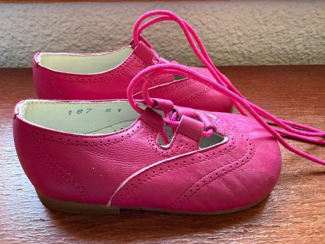 Zapatos niña fucsia cordones talla 21