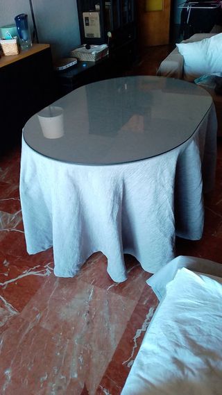 Mesa Camilla Redonda Cristal y Tela Beige