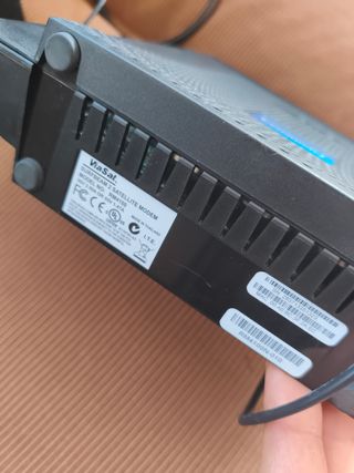 Kit modem e router satellitare ViaSat