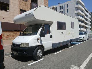 Autocaravana con literas y garage en buen estado 