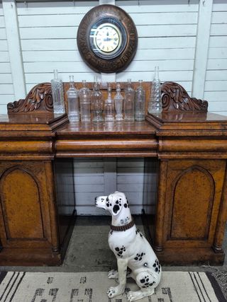 9 bottiglie di liquore all'anice antico.