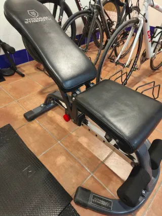 Banco musculación ajustable Titanium Strength