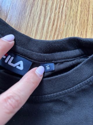 Conjunto Sudadera y Camiseta Fila. Talla 16 años.