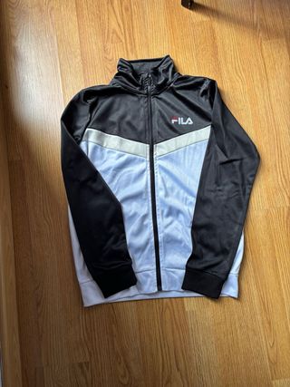 Conjunto Sudadera y Camiseta Fila. Talla 16 años.