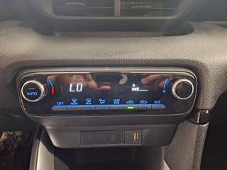 Toyota Yaris 1.5 120H Business Plus