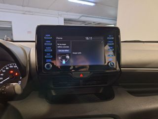 Toyota Yaris 1.5 120H Business Plus