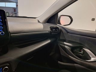 Toyota Yaris 1.5 120H Business Plus