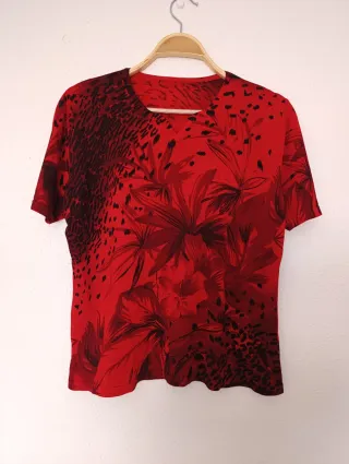 Camiseta mujer elástica estampado floral