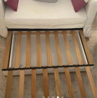 Sofá cama pequeño beige de Ikea 