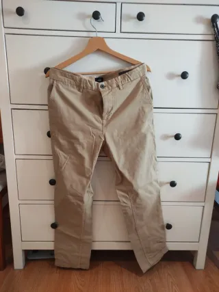 Pantalón chino Pull&Bear hombre talla 42