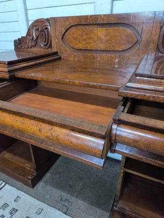 Aparador antiguo. Madera de Raíz. Mueble bar.