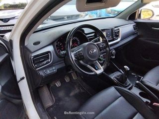Renting KIA STONIC 1.0 T-GDi (100CV) Black Edition