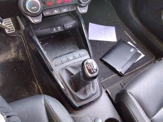 Renting KIA STONIC 1.0 T-GDi (100CV) Black Edition
