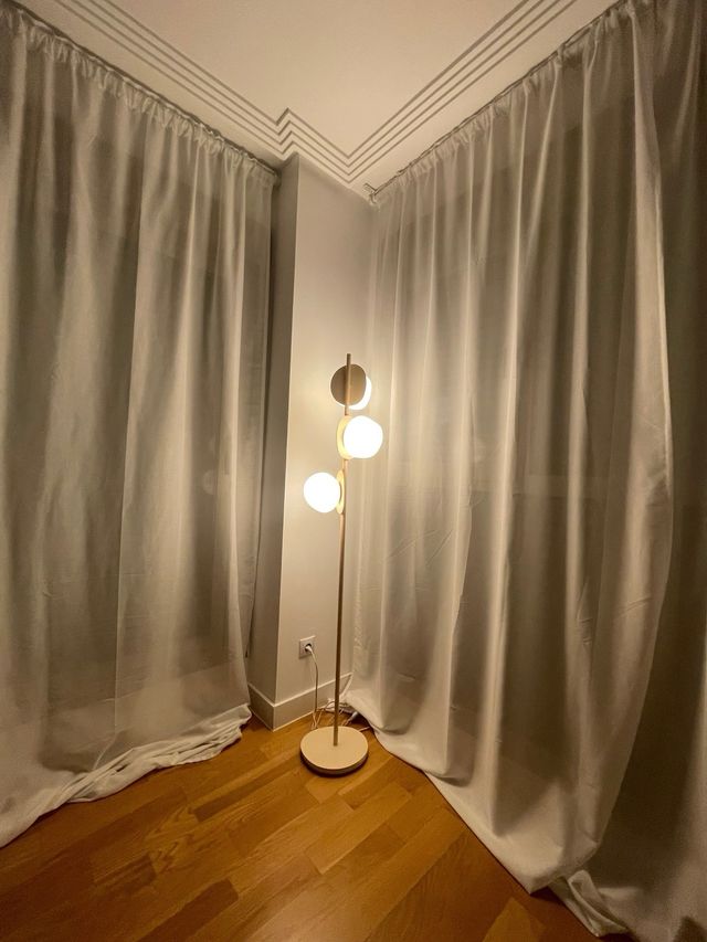 Lámpara de pie moderna