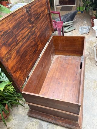 Arcón antiguo de madera