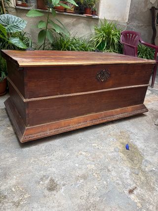 Arcón antiguo de madera