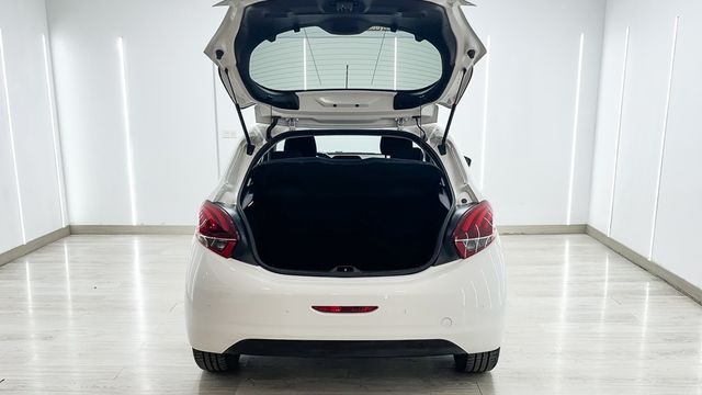 PEUGEOT 208 5P Signature BlueHDi 73KW (100CV)