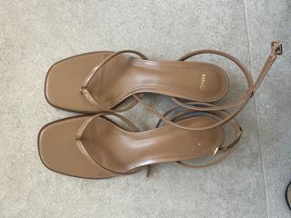 Sandalias Mango marrones con tacón bajo ancho