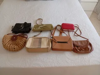 Lote 7 bolsos de mano y bandolera