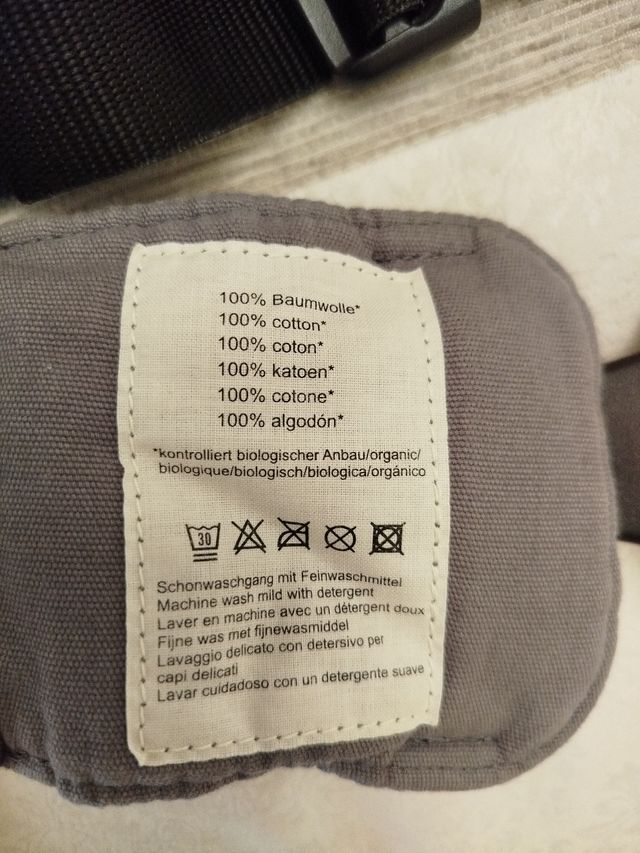 Mochila Portabebés Manduca Gris.