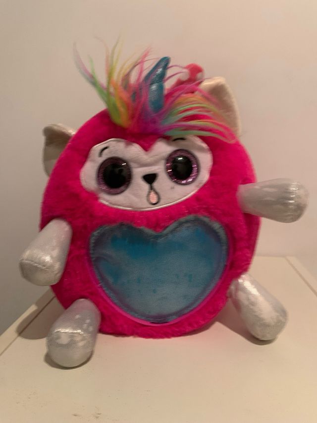 Peluche unicornio rosa con corazón